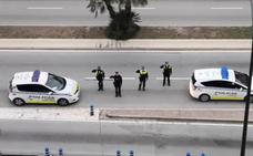 Policías locales de Málaga se cuadran al son del Himno Oficial del cuerpo. Sur